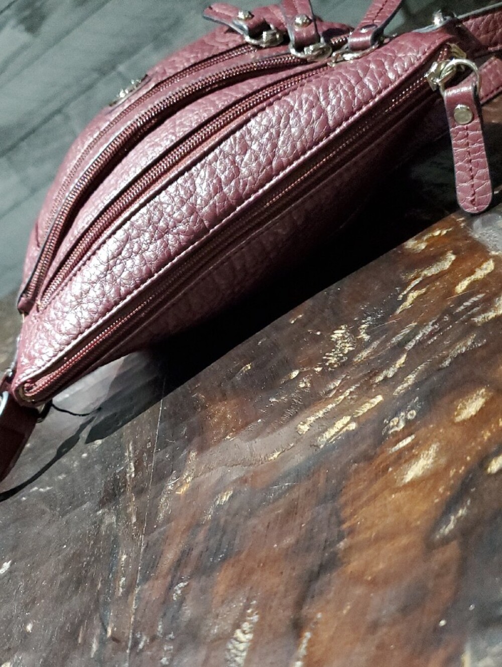 Giani Bernini Plum Textured Leather Crossbody with Logo Medallion Casual Vacay - Picture 8 of 14